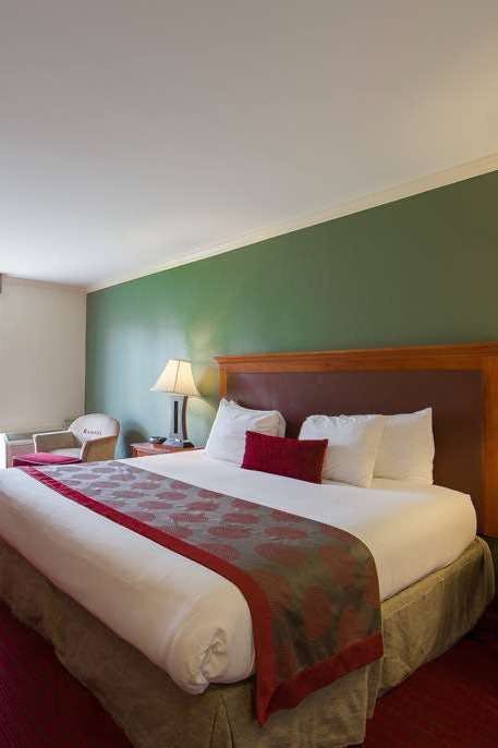 Hotel Ramada by Wyndham Houston Intercontinental Airport East photo 1