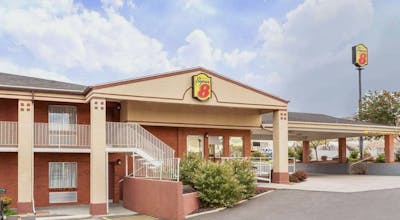 Super 8 by Wyndham Salina/Scenic Hills Area