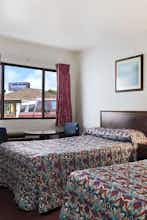 Hotel Travelodge by Wyndham Niagara Falls photo 3