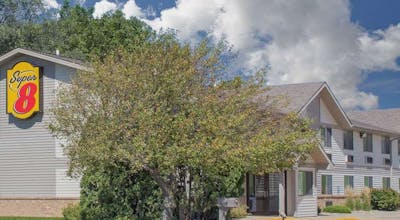 Super 8 by Wyndham Independence IA