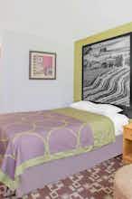 Hotel Super 8 by Wyndham Independence IA photo 1