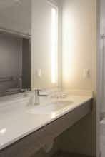 Hotel Holiday Inn Express & Suites Williamstown Glassboro photo 4