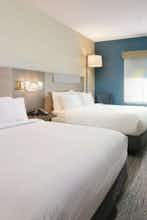 Hotel Holiday Inn Express & Suites Williamstown Glassboro photo 2