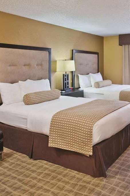 Hotel La Quinta Inn & Suites by Wyndham Hot Springs photo 2