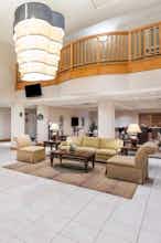 Hotel Wingate by WY Calgary South photo 3