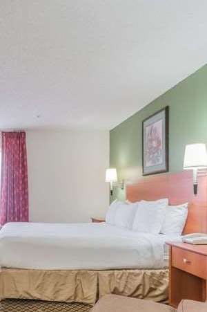 Hotel Super 8 by Wyndham Fort Worth Downtown South photo 1