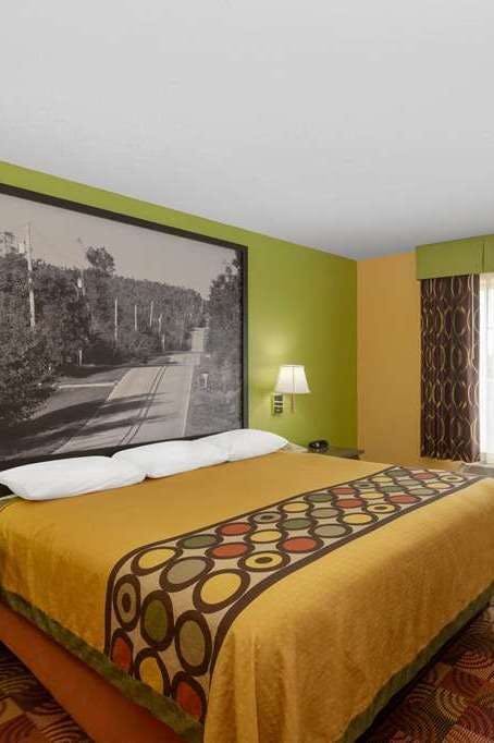 Hotel Super 8 by Wyndham Lake of the Ozarks photo 1