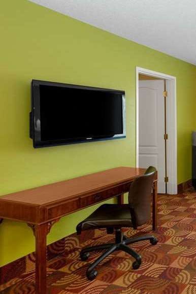 Hotel Super 8 by Wyndham Lake of the Ozarks photo 3