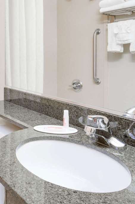 Hotel Microtel Inn & Suites by Wyndham Saraland/North Mobile photo 4