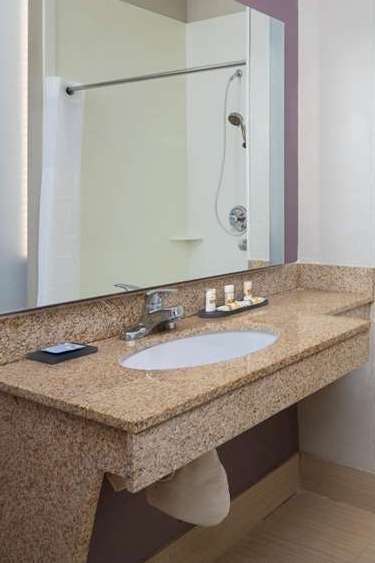 Hotel La Quinta Inn & Suites by Wyndham Snellville-Stone Mountain photo 4