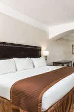 Hotel Baymont I S Galveston photo 1