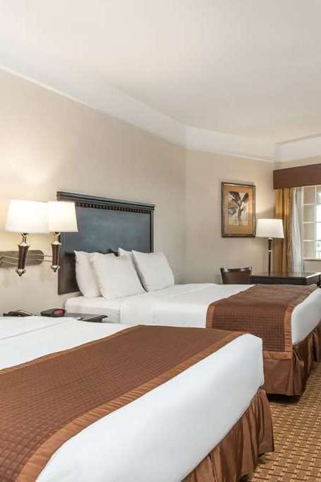 Hotel Baymont by Wyndham Galveston photo 3