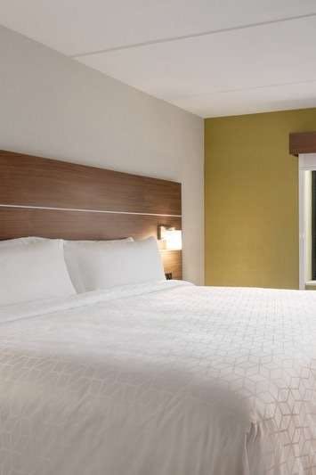 Hotel Holiday Inn Express Plattsburgh photo 1