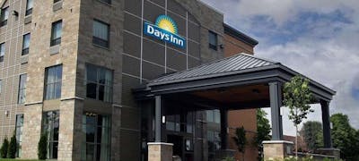 Days Inn Levis