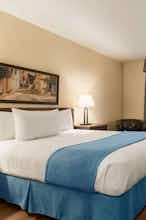 Hotel Days Inn Levis photo 1