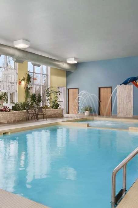 Hotel Days Inn Levis photo 3