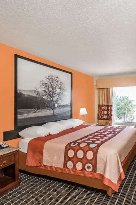 Hotel Super 8 by Wyndham Dandridge photo 1