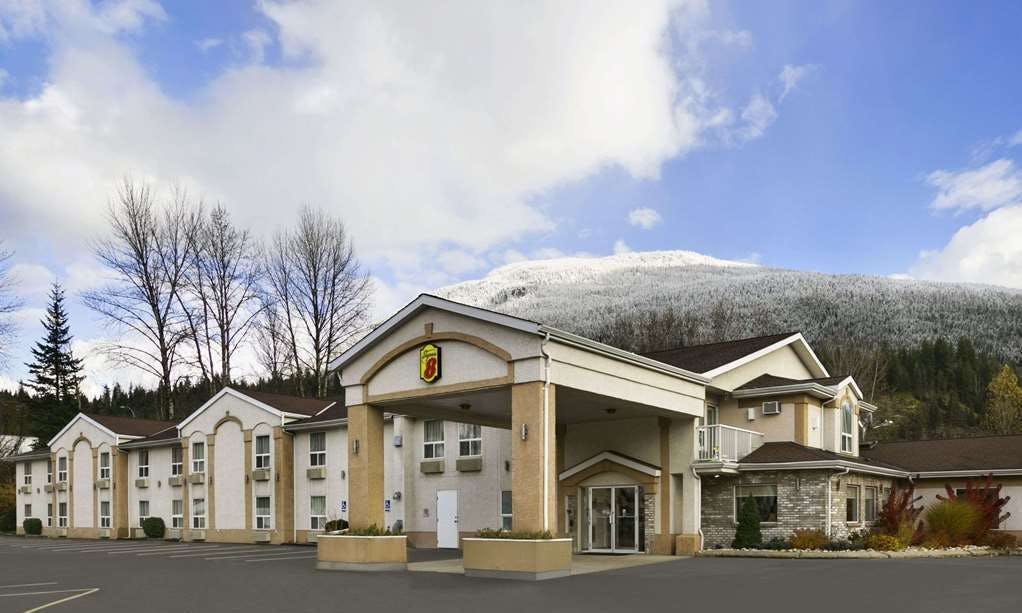 Super 8 by Wyndham Revelstoke BC