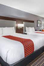 Hotel La Quinta Inn & Suites by Wyndham Rockford photo 2