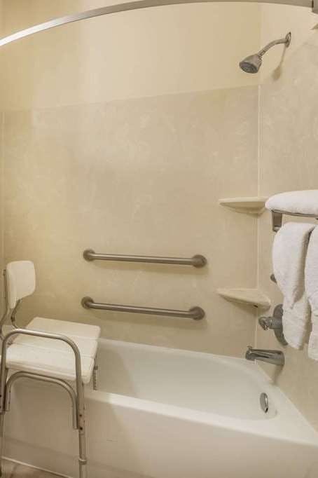 Hotel Super 8 Duson Lafayette Area photo 4