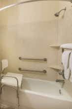 Hotel Super 8 Duson Lafayette Area photo 4