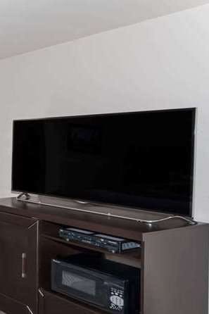 Hotel Baymont by Wyndham Glenview photo 4