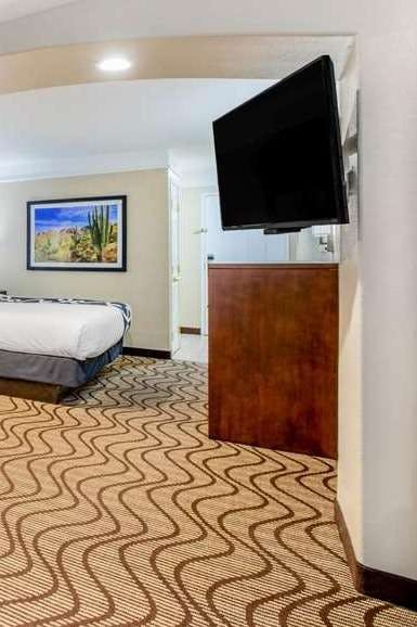 Hotel La Quinta Inn & Suites by Wyndham Hesperia Victorville photo 4