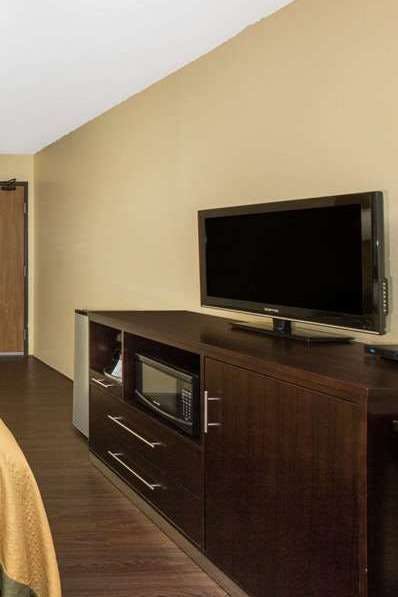 Hotel Super 8 by Wyndham Nampa photo 3