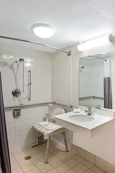 Hotel La Quinta Kingsport Airport photo 3