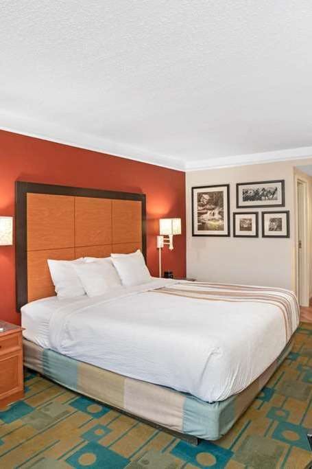 Hotel La Quinta Kingsport Airport photo 1