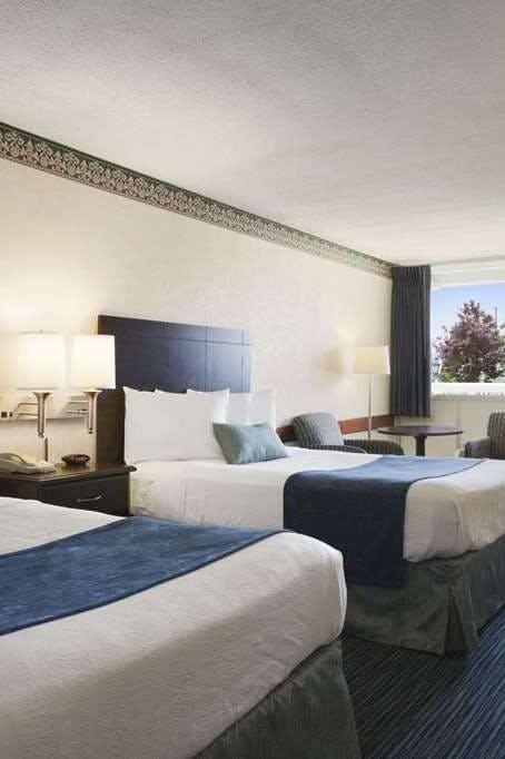 Hotel Days Inn by Wyndham Waynesboro photo 2