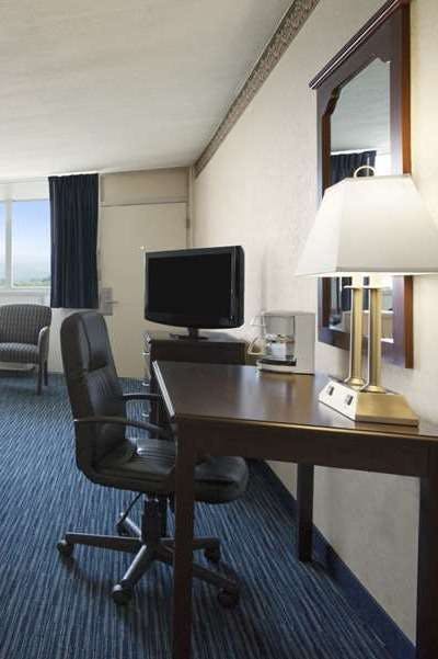 Hotel Days Inn by Wyndham Waynesboro photo 3