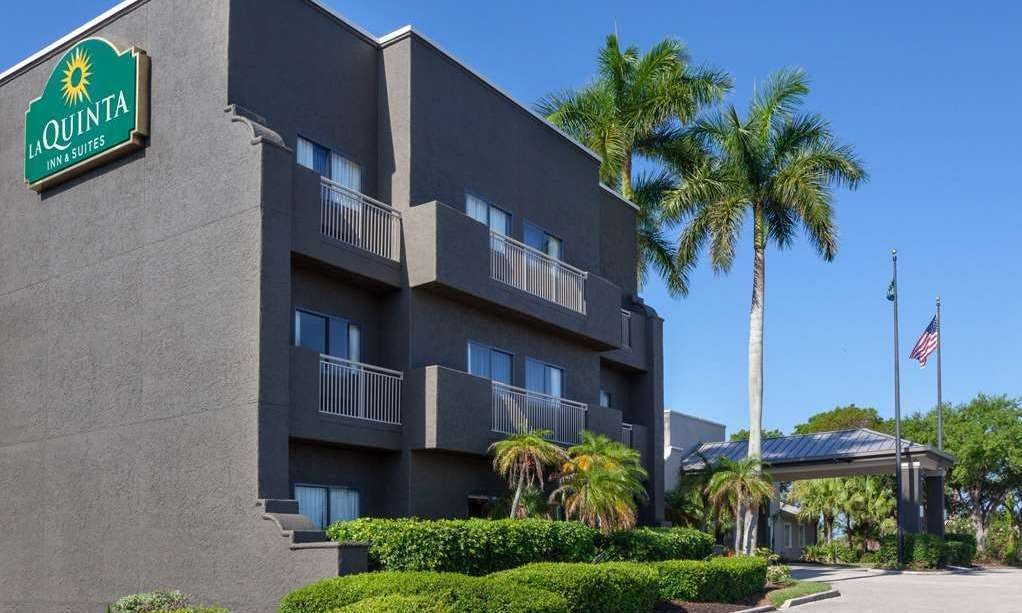 La Quinta Inn & Suites by Wyndham Ft. Myers-Sanibel Gateway