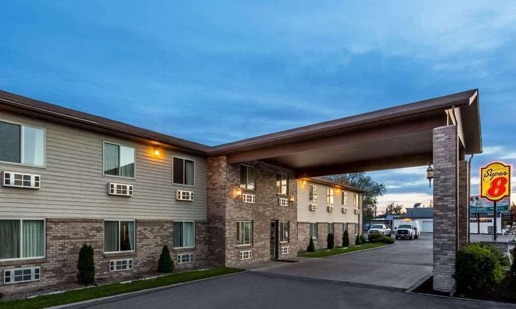 Super 8 by Wyndham Rexburg