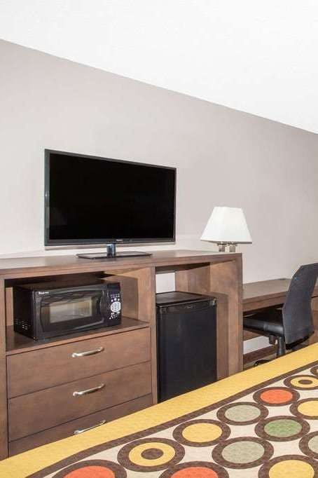 Hotel Super 8 Springdale AR photo 3