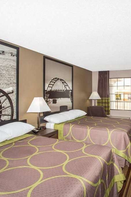 Hotel Super 8 Springdale AR photo 2