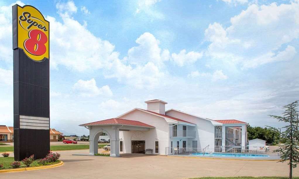 Super 8 Springdale AR