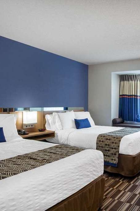 Hotel Microtel Burlington photo 2