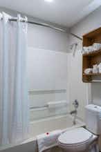 Hotel Microtel Burlington photo 4