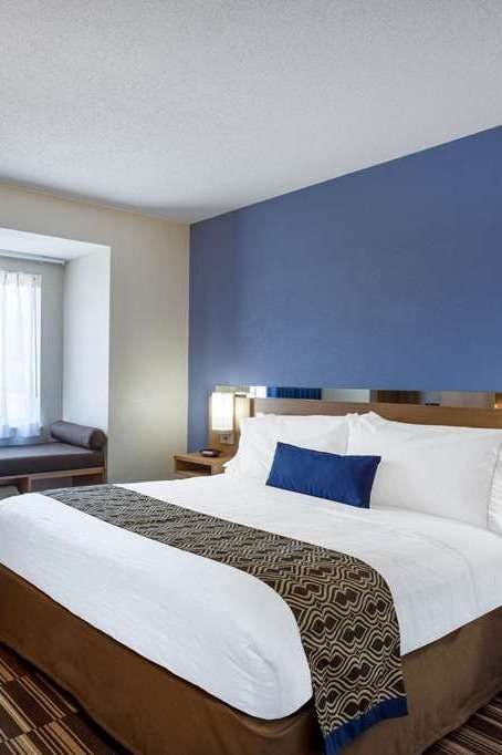 Hotel Microtel Burlington photo 1
