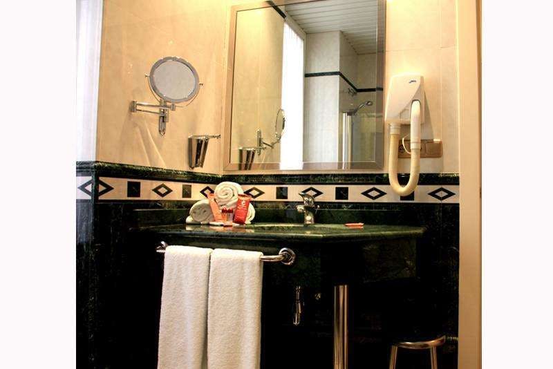 Hotel Hotel Cervantes photo 5