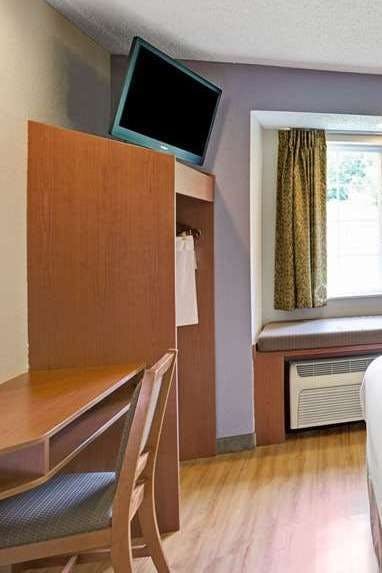 Hotel Microtel Cherokee photo 3