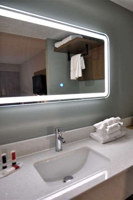 Hotel Baymont by Wyndham Pine Grove I-81 photo 4