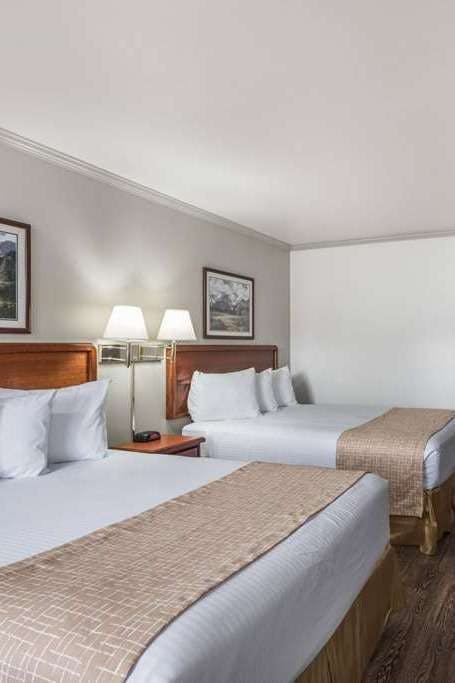 Hotel Travelodge by Wyndham Livingston Yellowstone photo 2