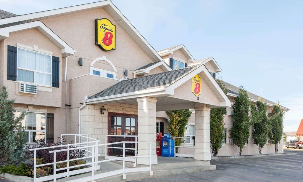 Super 8 by Wyndham Cochrane