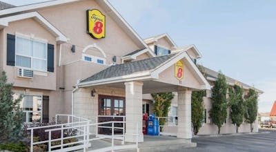 Super 8 by Wyndham Cochrane