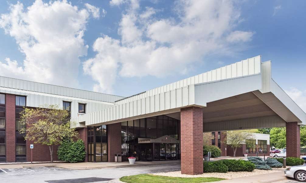 Ramada by Wyndham Bettendorf