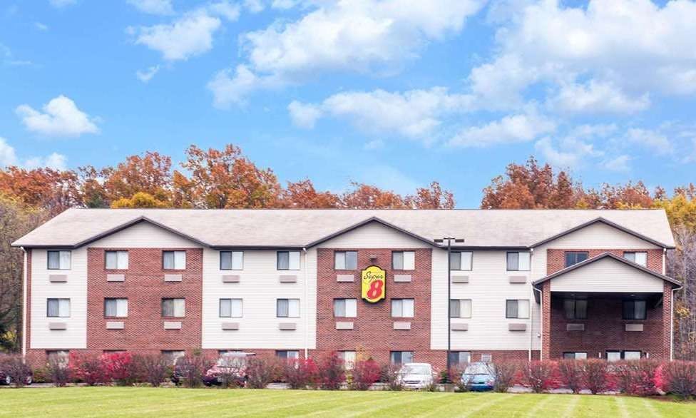 Super 8 by Wyndham Richfield/Cleveland
