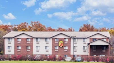 Super 8 by Wyndham Richfield/Cleveland