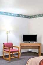 Hotel Super 8 Richfield/Cleveland photo 3